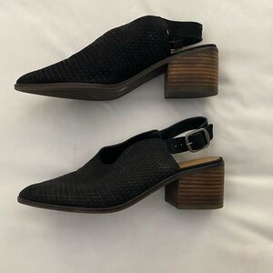 Lucky Brand Woman’s Black Lideton sling back shoes. Size 8